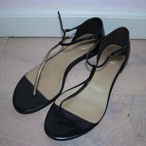 J.Crew Size 10 Patent Black Leather Flat Thong Strap Sandals
